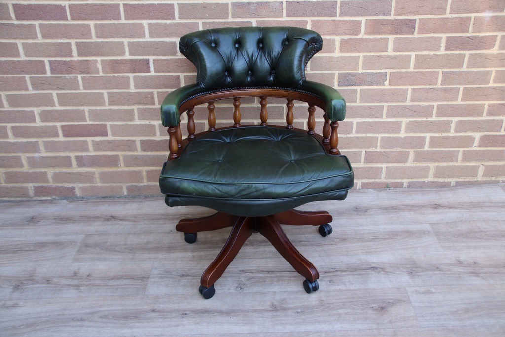 Chesterfield Padded Captains Chair - Image 2