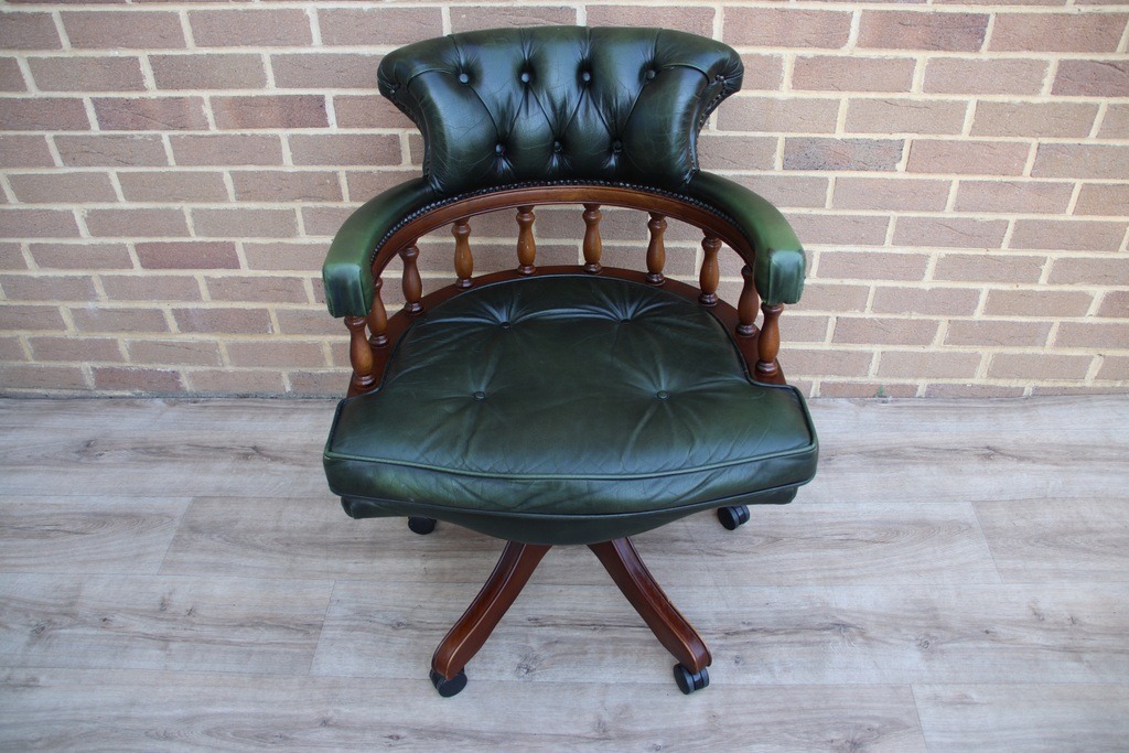 Chesterfield Padded Captains Chair - Image 3