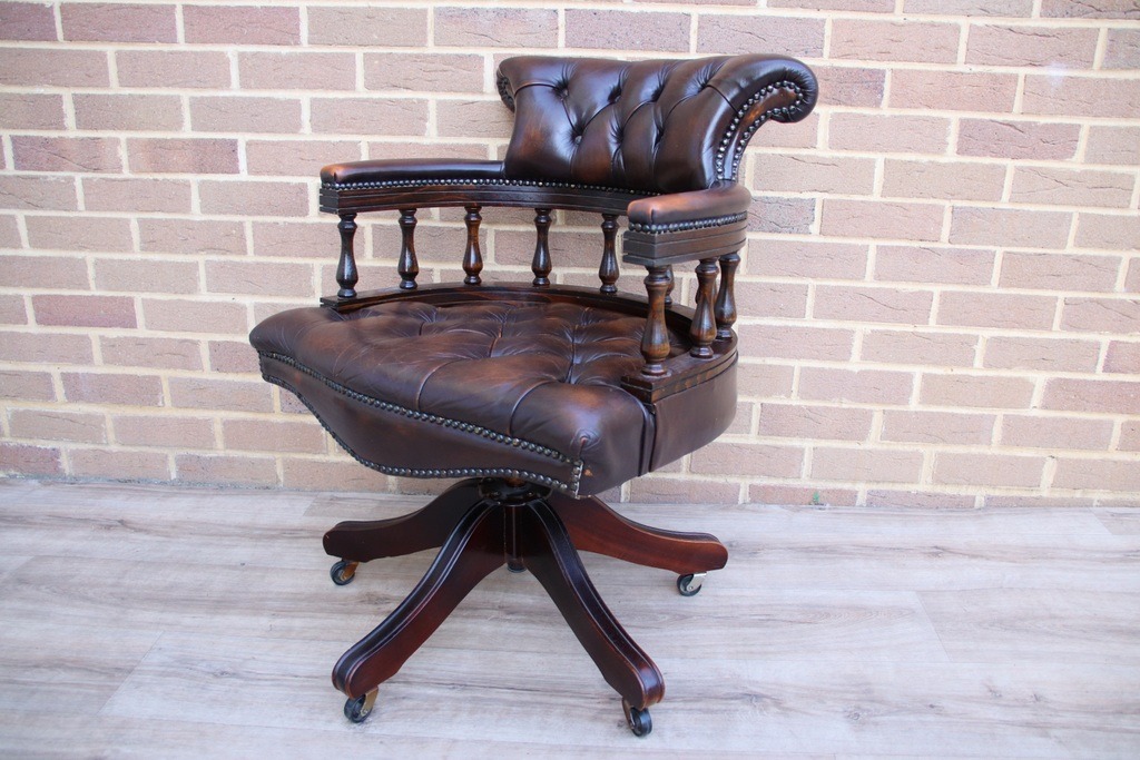 Chesterfield Vintage Captains Chair - Image 2