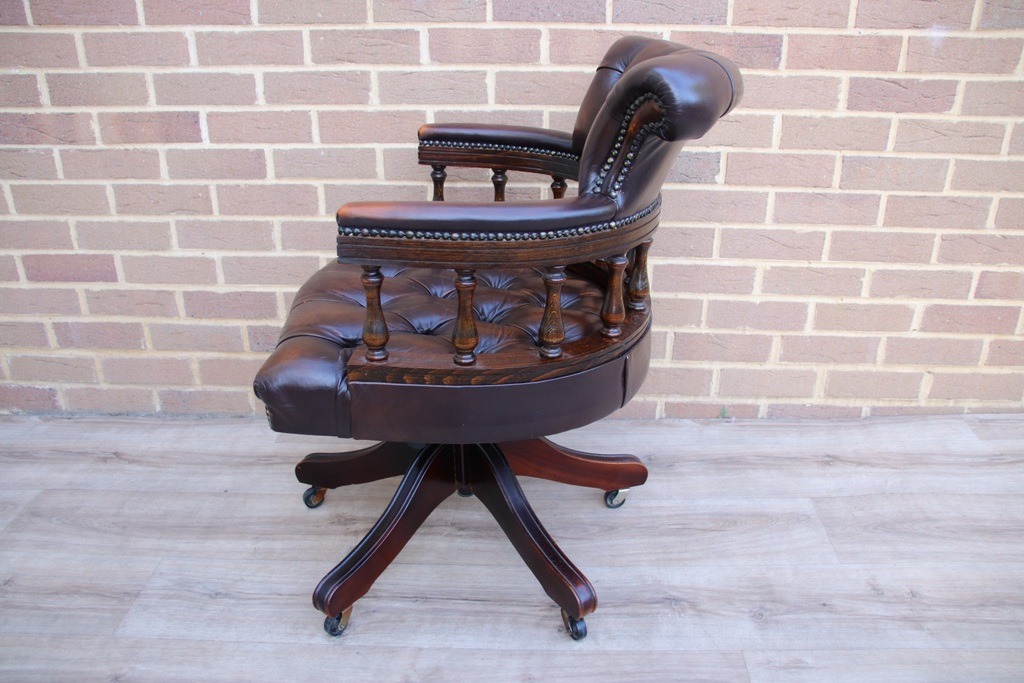 Chesterfield Vintage Captains Chair - Image 4