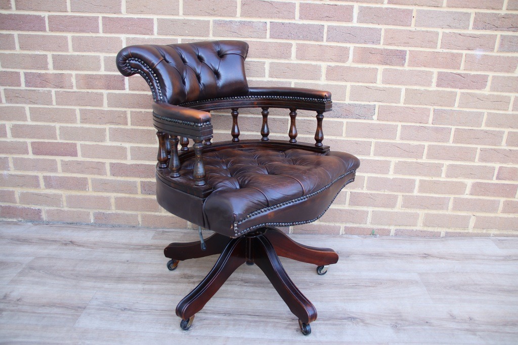 Chesterfield Vintage Captains Chair - Image 6