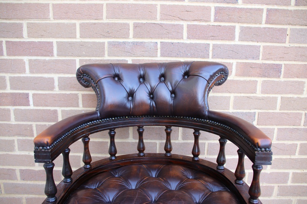 Chesterfield Vintage Captains Chair - Image 9