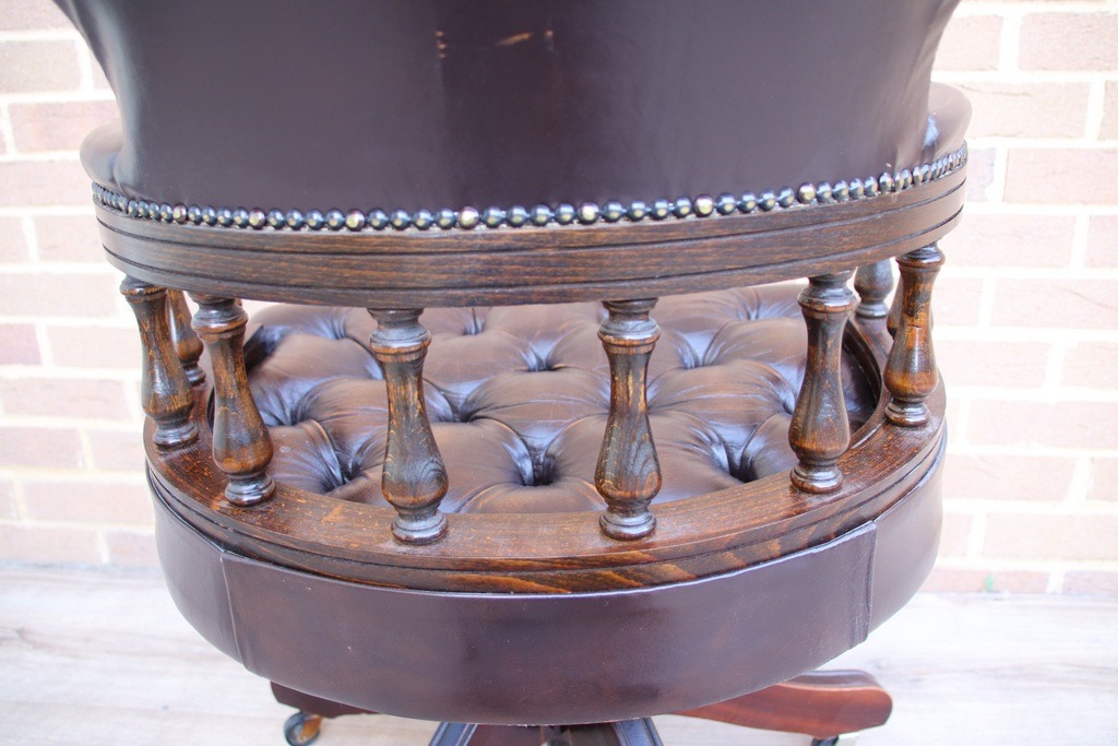 Chesterfield Vintage Captains Chair - Image 13