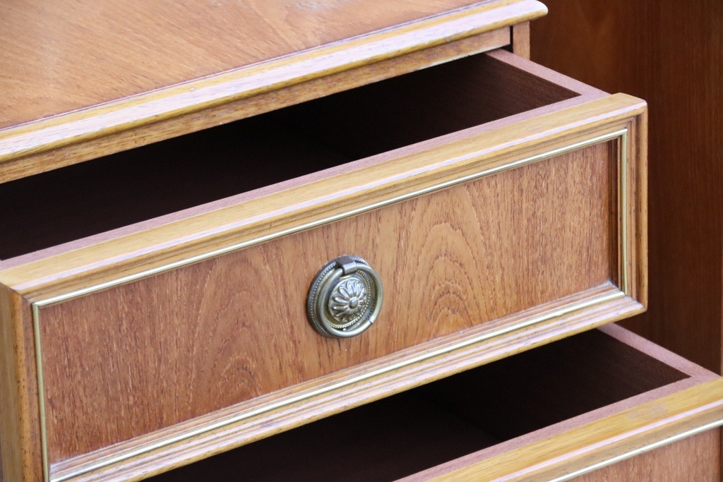 Pair of Vintage Bedside Tables - Image 6