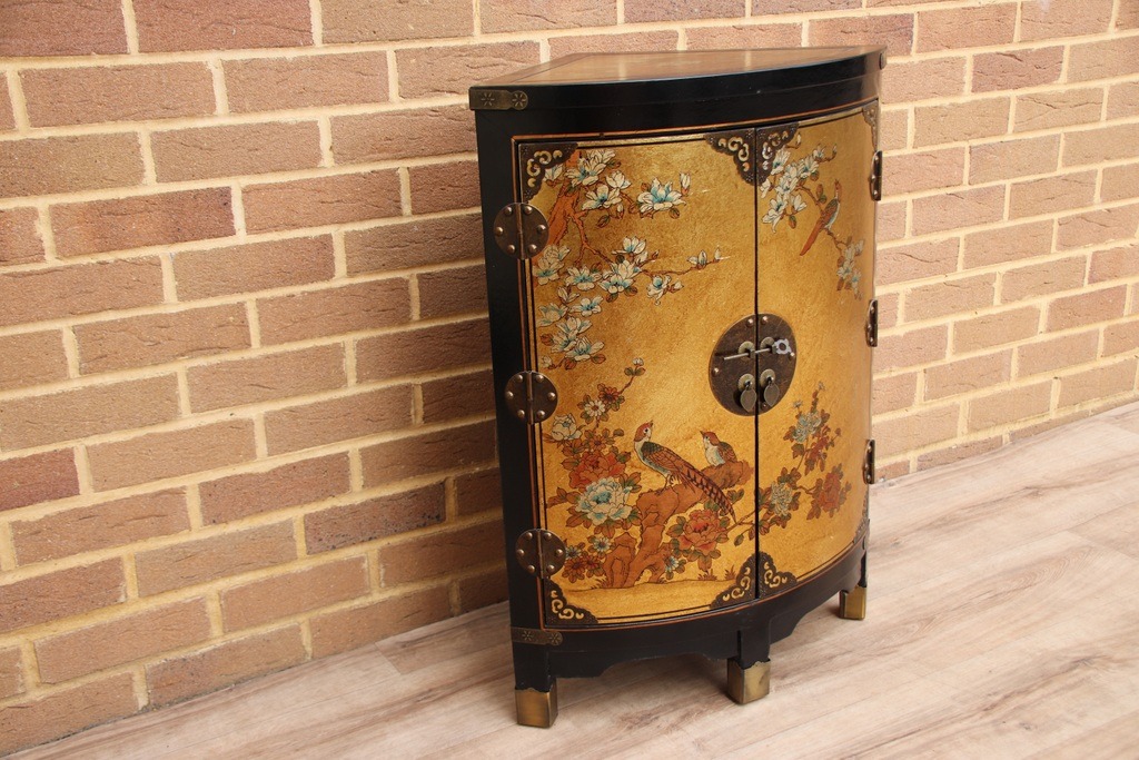 Vintage Chinese Corner Cabinet - Image 3