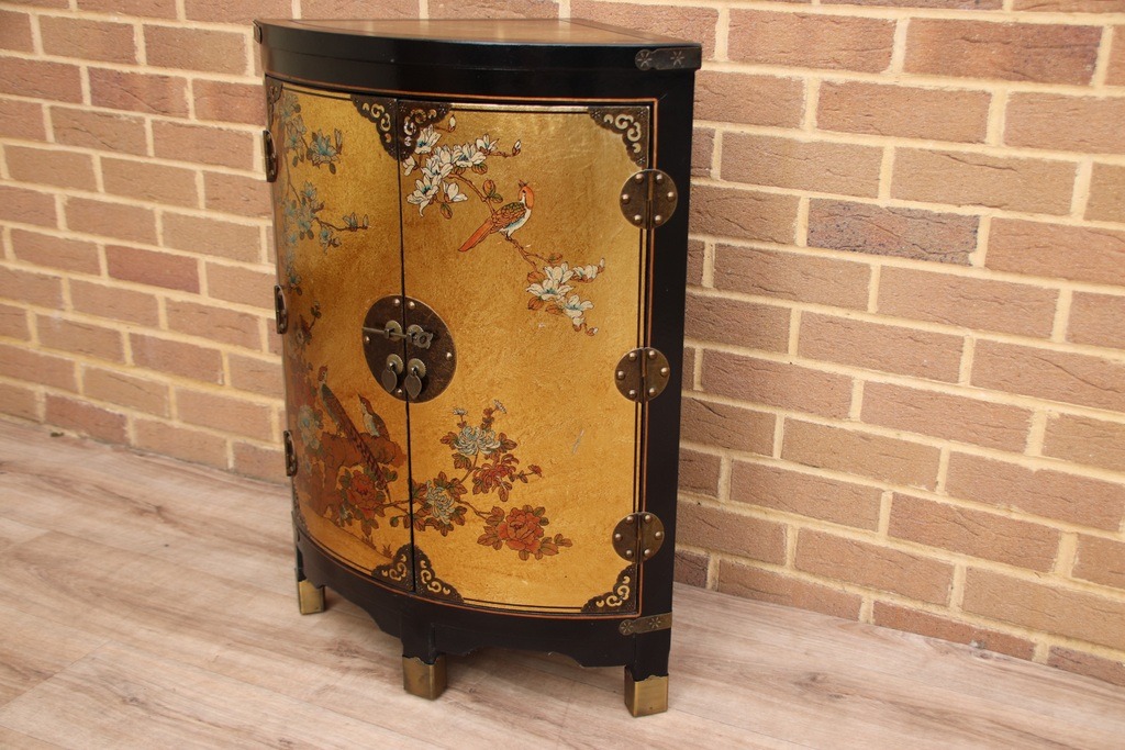 Vintage Chinese Corner Cabinet - Image 4