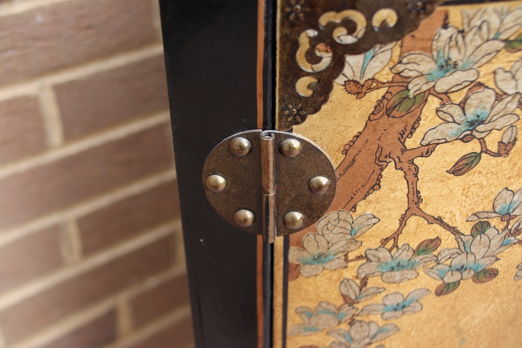 Vintage Chinese Corner Cabinet - Image 9