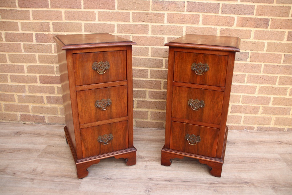 Pair of Vintage Bedside Tables - Image 15