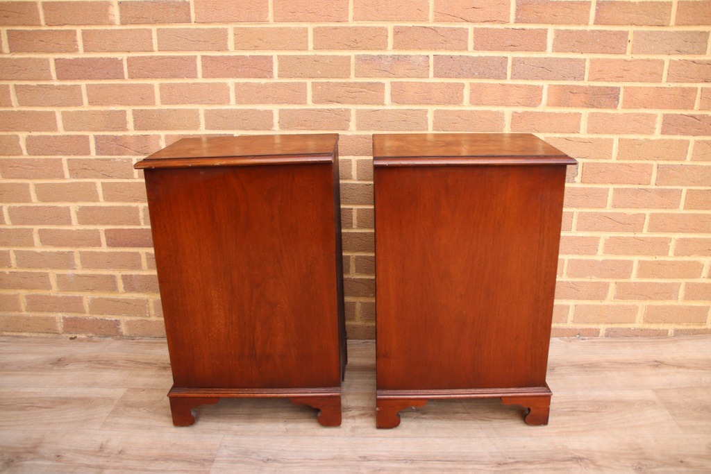 Pair of Vintage Bedside Tables - Image 18