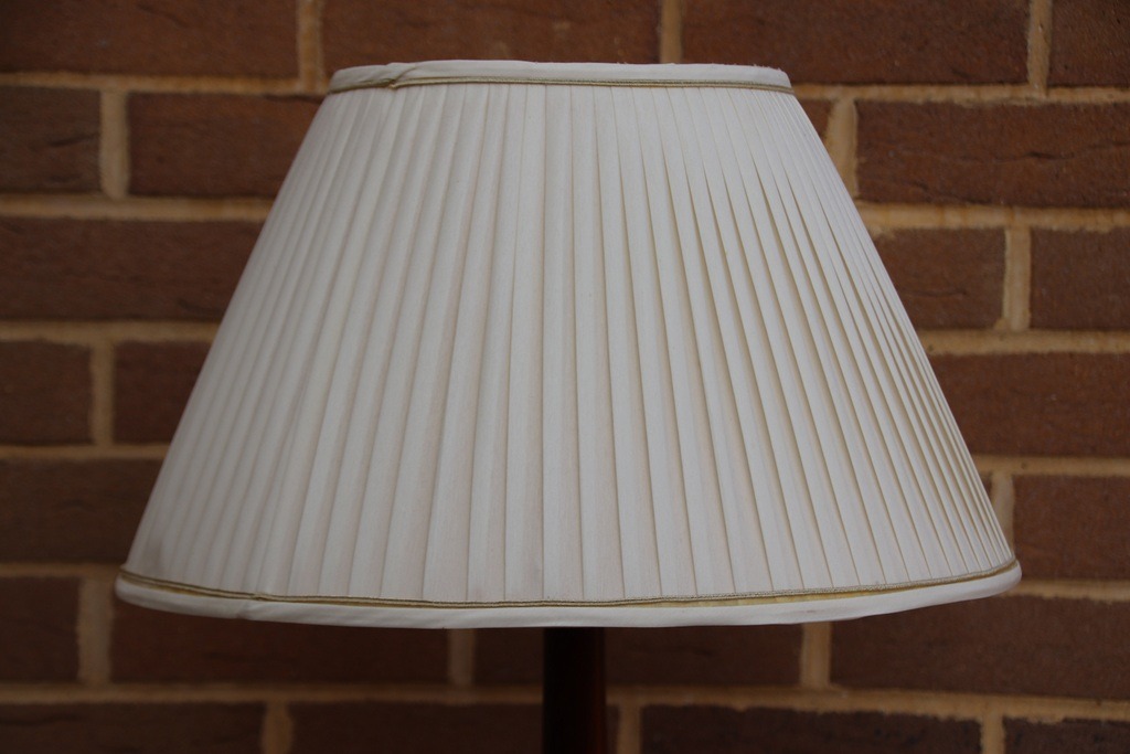 Traditional Vintage Floor Lamp - Image 2