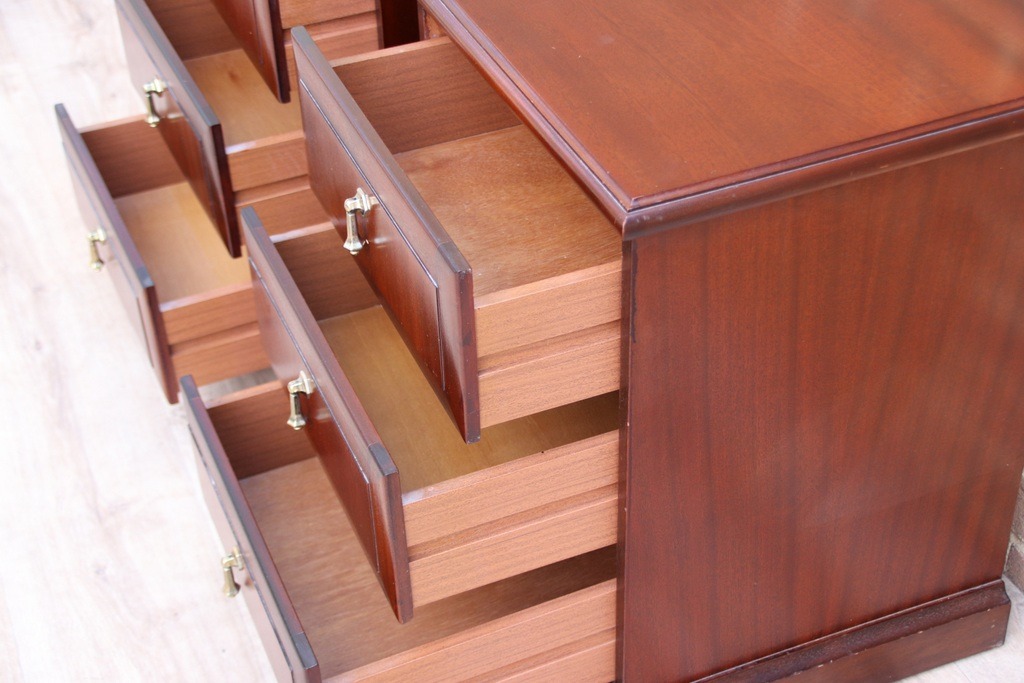 Pair of Meredew Bedside Tables - Image 7
