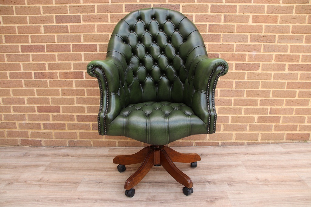 Chesterfield Directors Chair - Image 2