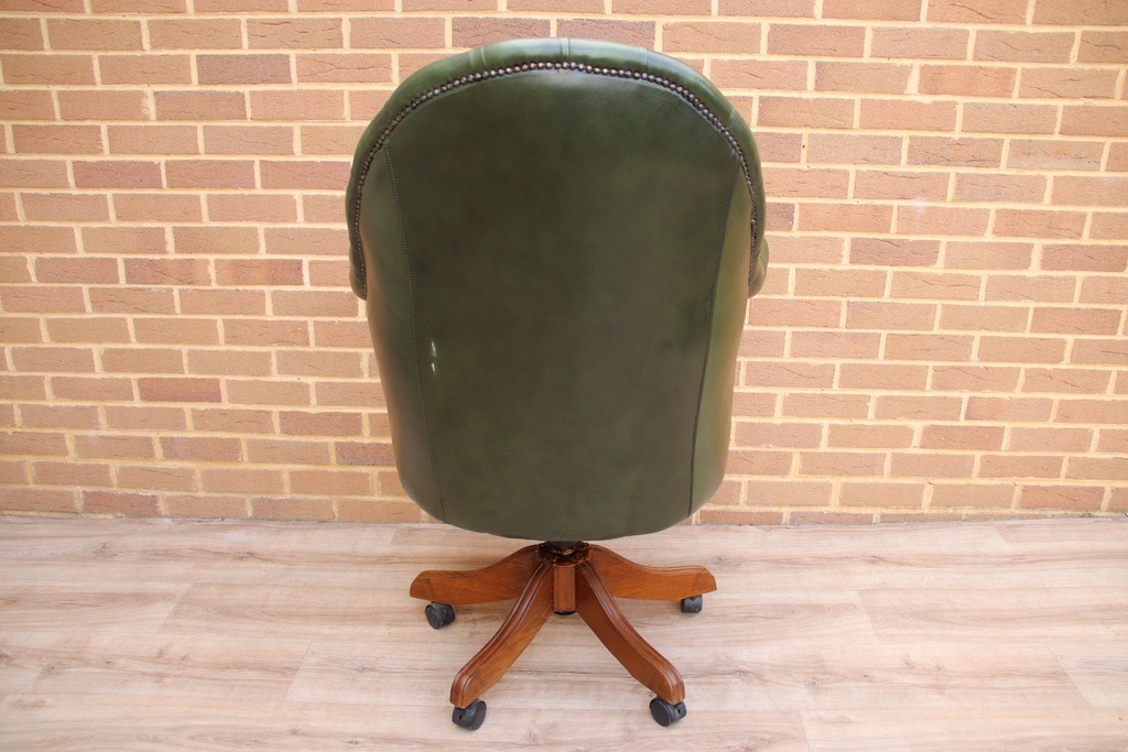 Chesterfield Directors Chair - Image 6