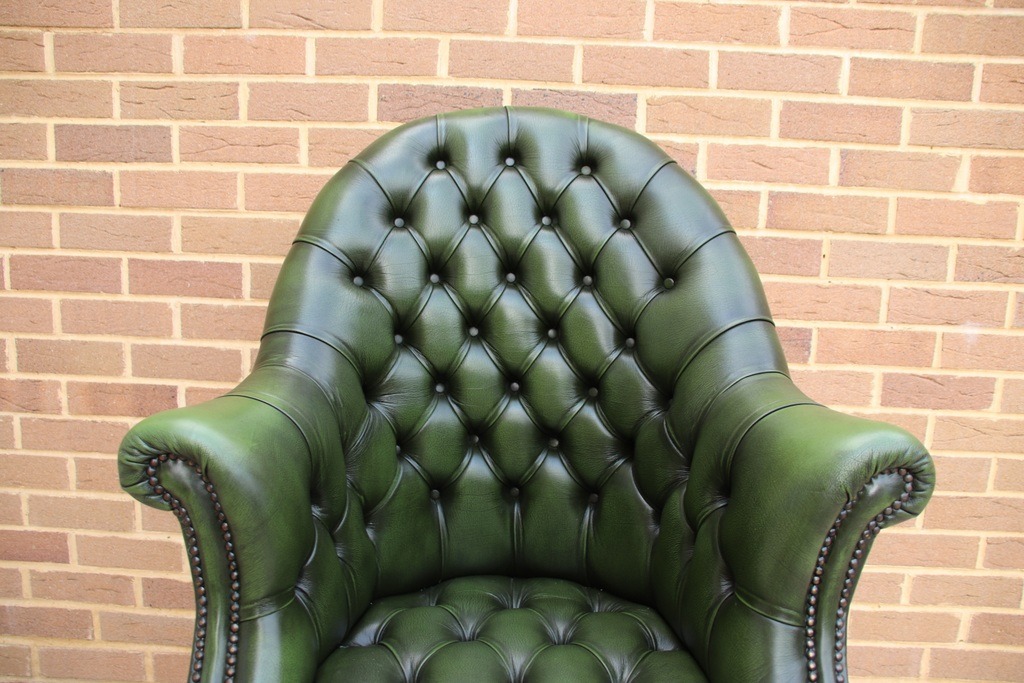 Chesterfield Directors Chair - Image 9