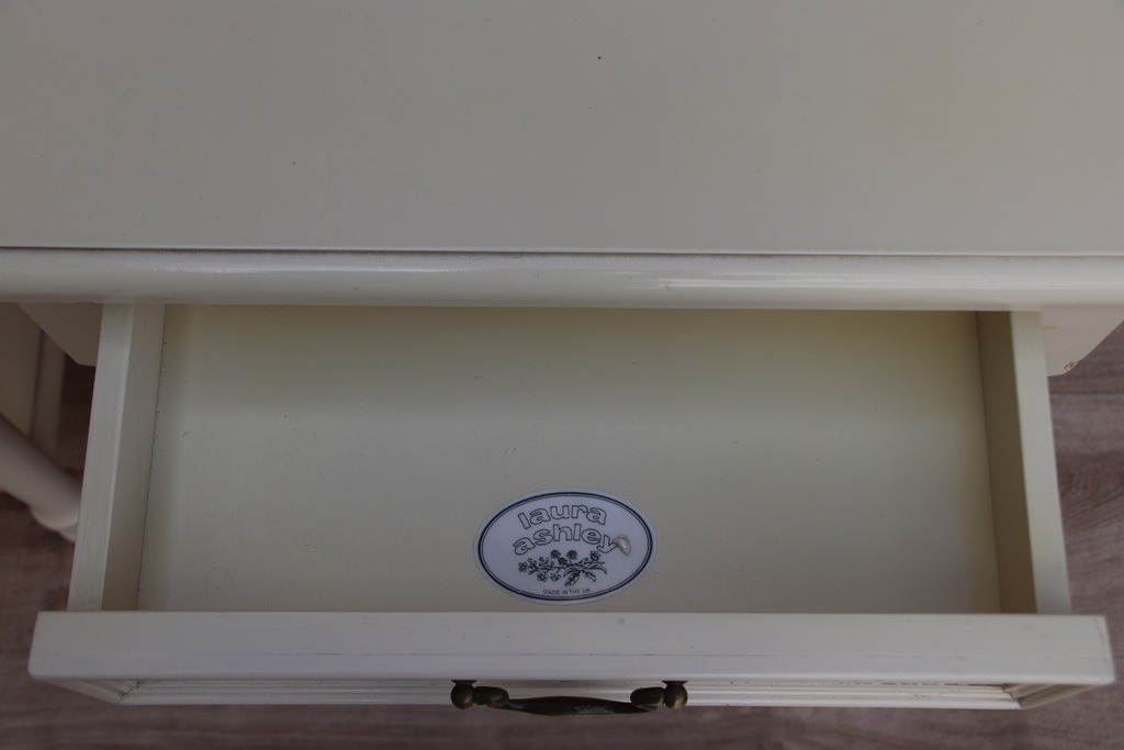 Pair of Laura Ashley Clifton Bedside Tables - Image 6
