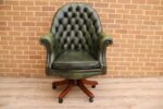 Chesterfield Padded Directors Chair - Image 3