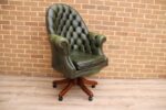 Chesterfield Padded Directors Chair - Image 8