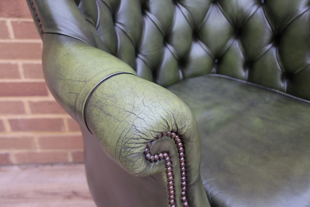 Chesterfield Padded Directors Chair - Image 12