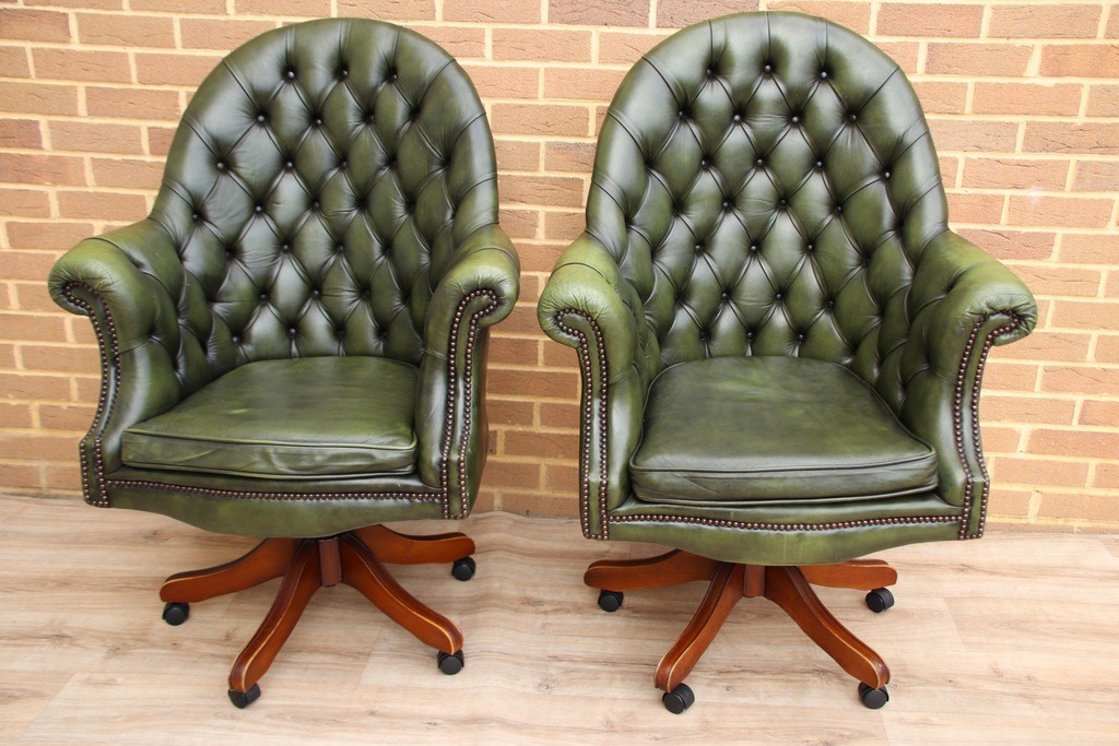 Pair of Chesterfield Padded Directors Chairs - Image 3