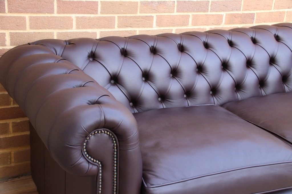 London Chesterfield Sofa - Image 4