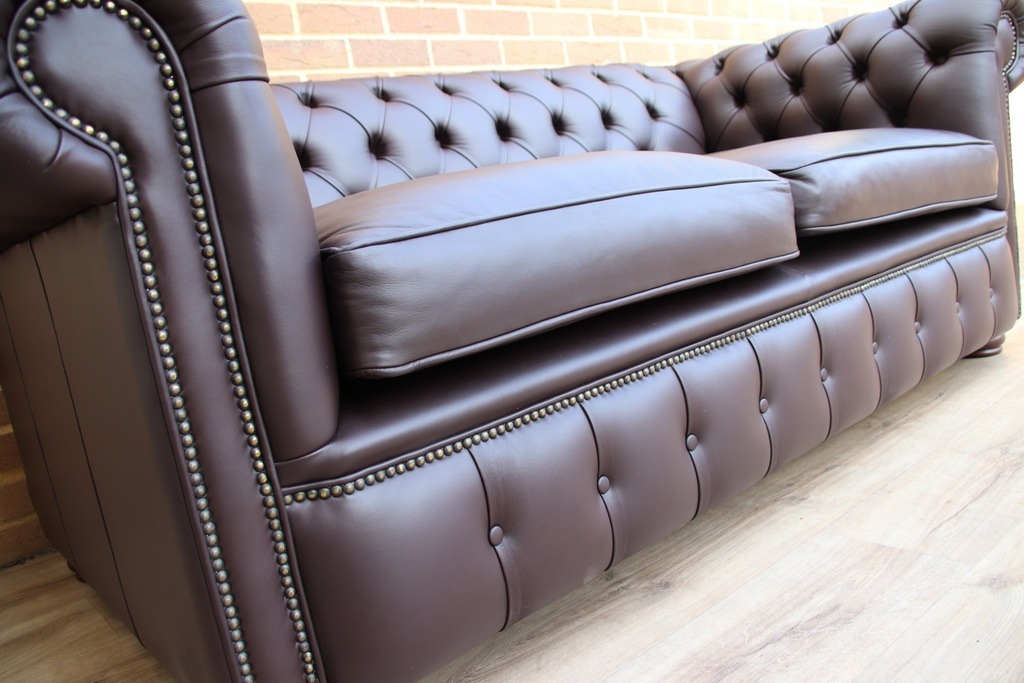 London Chesterfield Sofa - Image 7
