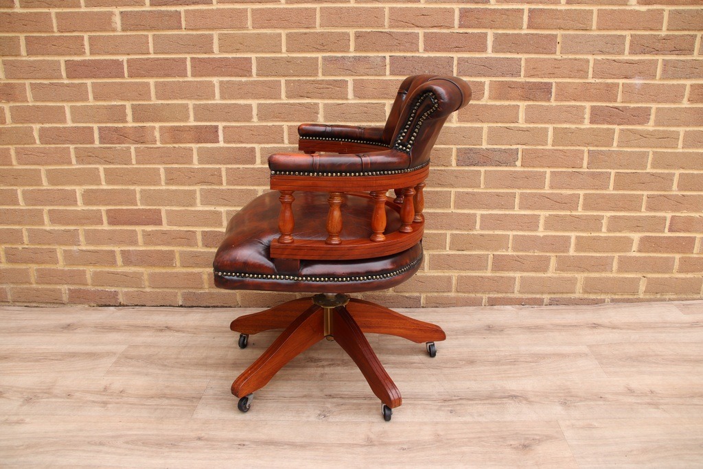Chesterfield Vintage Captains Chair - Image 5