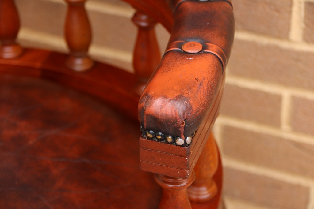 Chesterfield Vintage Captains Chair - Image 11