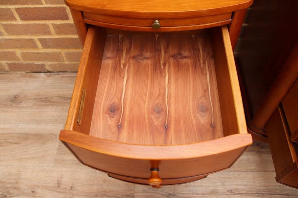 Pair of Willis and Gambier Bedside Tables - Image 10