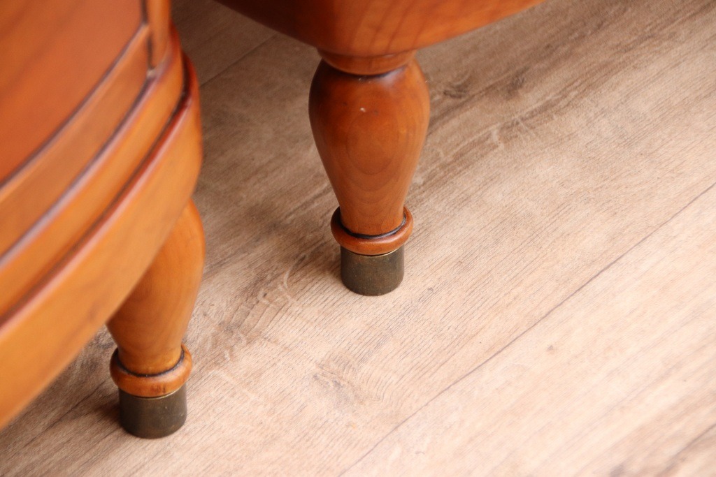 Pair of Willis and Gambier Bedside Tables - Image 16