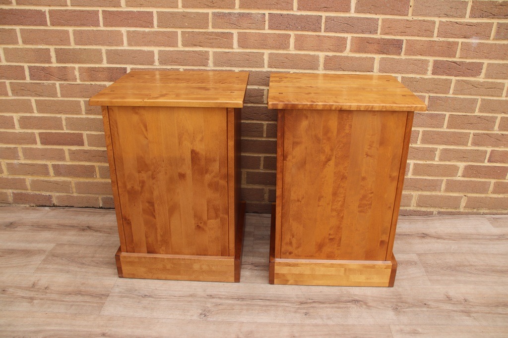 Garrat Honey Bedside Tables - Image 9