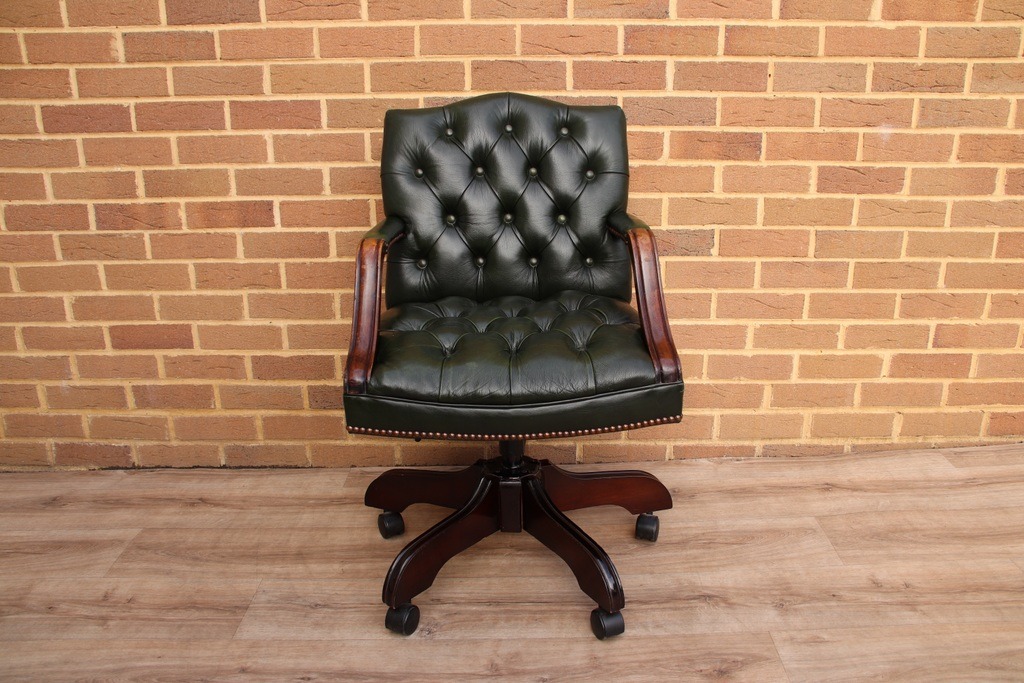 Vintage Tufted Chesterfield Gainsborough Chair - Image 1