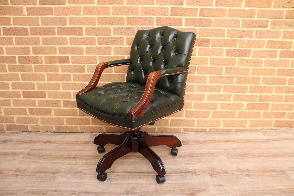 Vintage Tufted Chesterfield Gainsborough Chair - Image 2