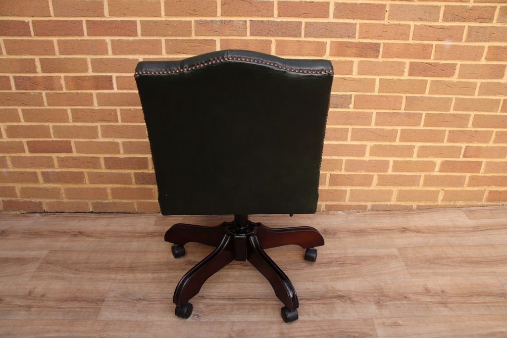 Vintage Tufted Chesterfield Gainsborough Chair - Image 4