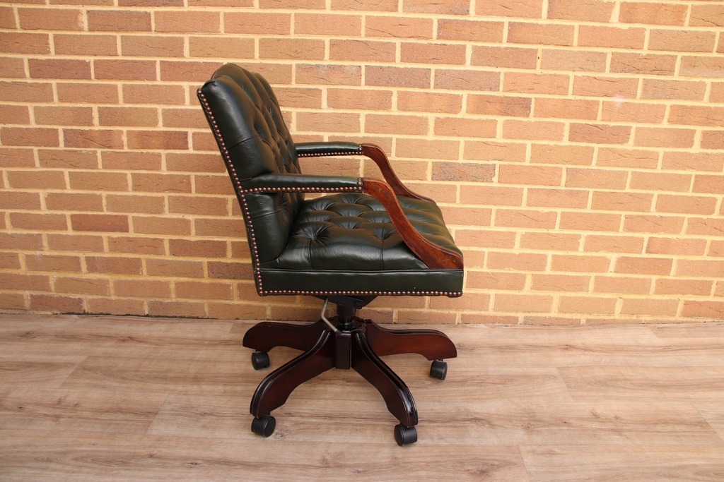 Vintage Tufted Chesterfield Gainsborough Chair - Image 5