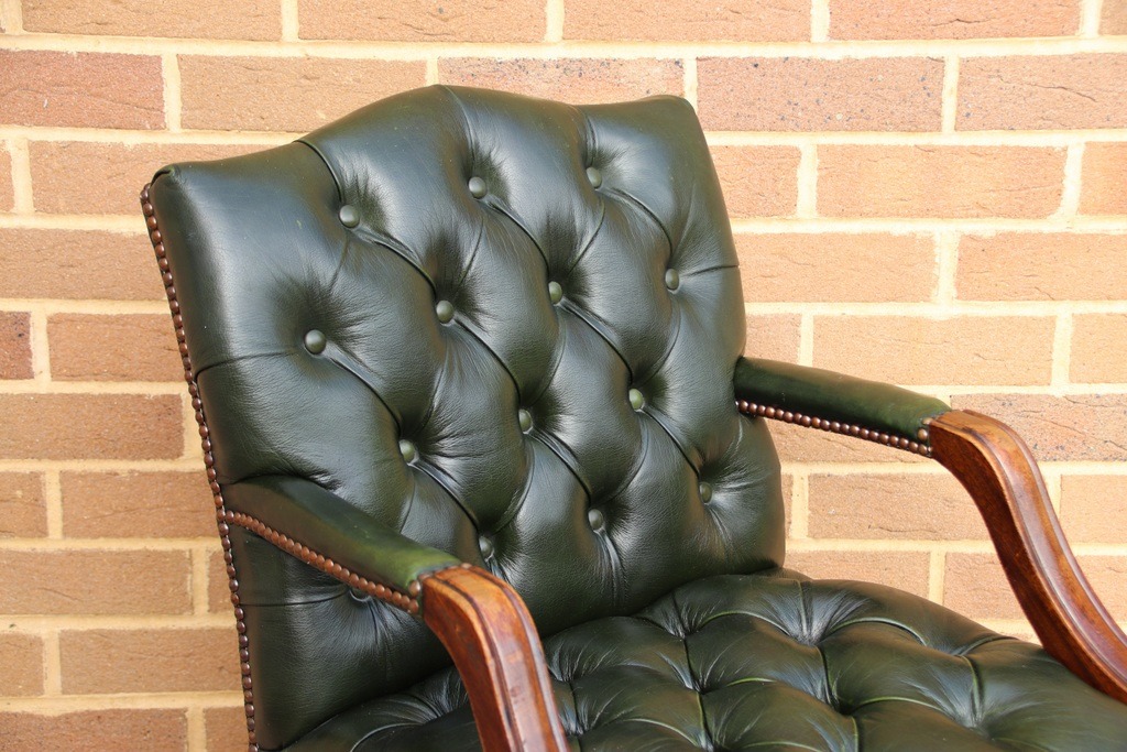 Vintage Tufted Chesterfield Gainsborough Chair - Image 7