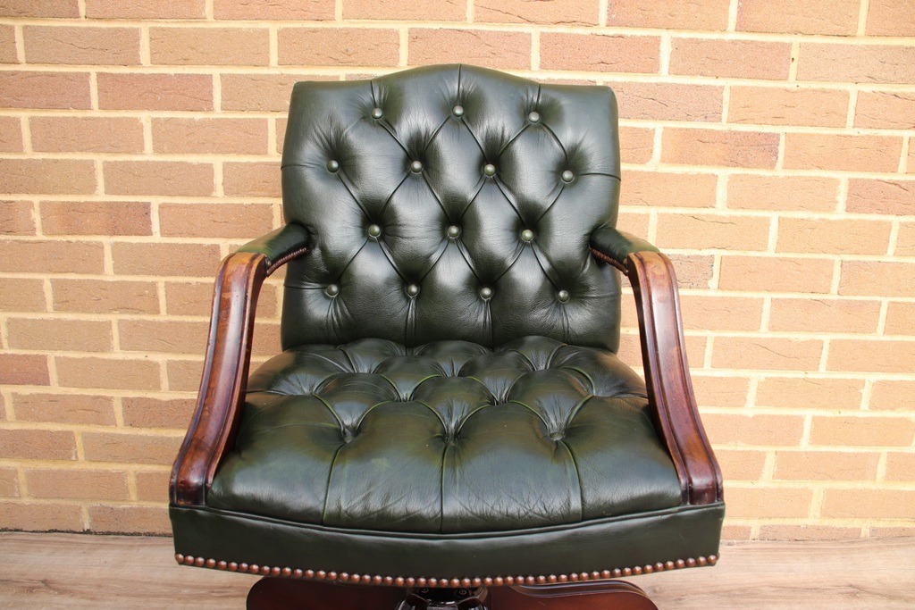 Vintage Tufted Chesterfield Gainsborough Chair - Image 8
