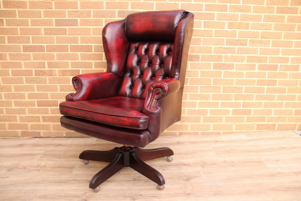 Vintage Executive Ambassador Chesterfield Chair - Image 3