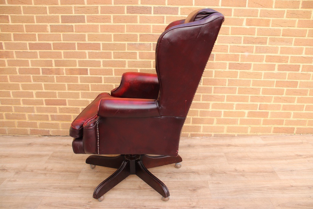Vintage Executive Ambassador Chesterfield Chair - Image 4
