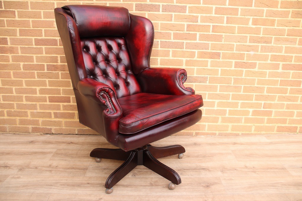 Vintage Executive Ambassador Chesterfield Chair - Image 7