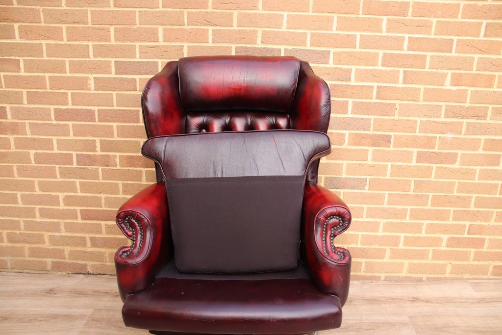 Vintage Executive Ambassador Chesterfield Chair - Image 15