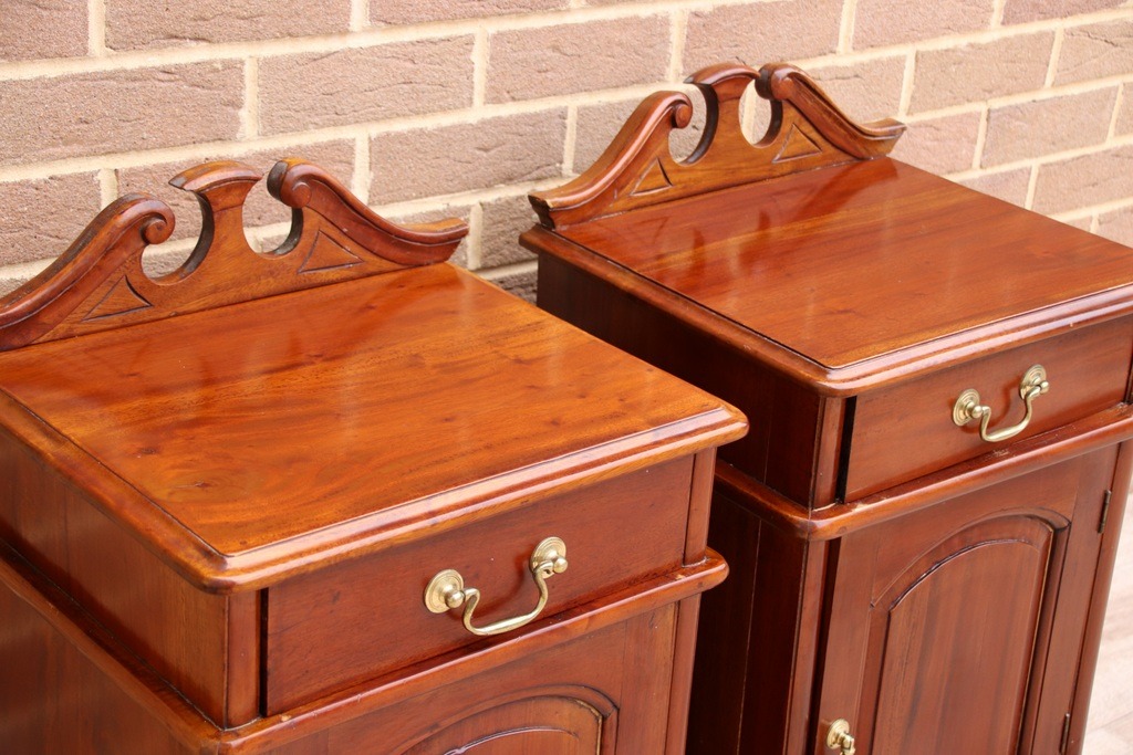 Pair of Mahogany Crafted Bedside Tables - Image 10