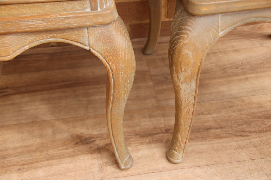 Pair of Willis and Gambier Bedside Tables - Image 10