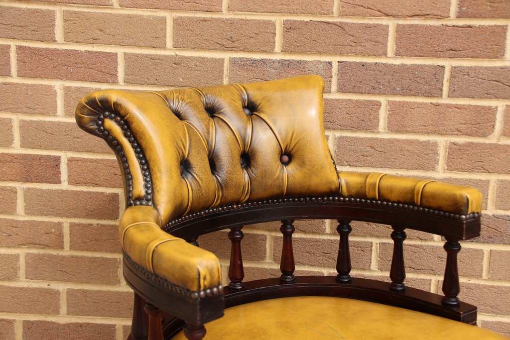 Chesterfield Vintage Captains Chair - Image 6