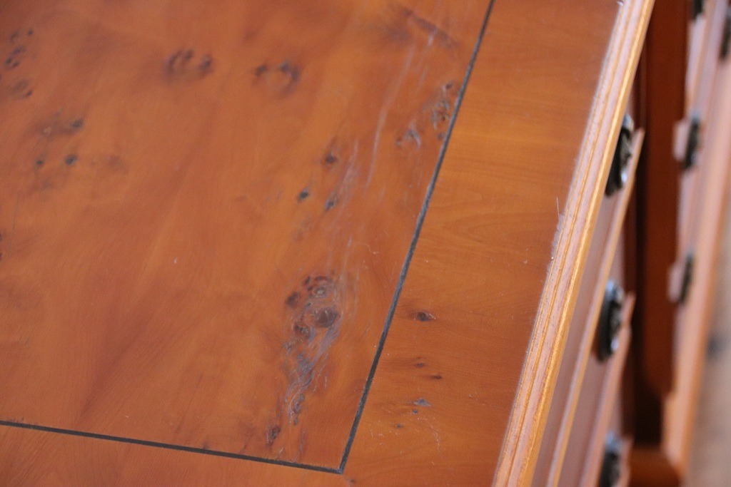 Pair of Burr Bedside Tables - Image 23
