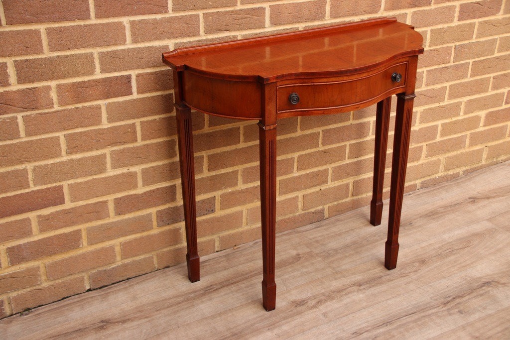 Vintage Georgian Serpentine Console - Image 3