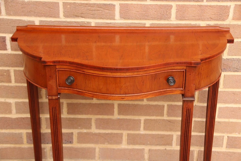 Vintage Georgian Serpentine Console - Image 4