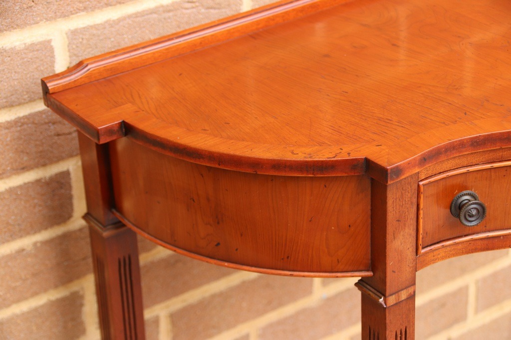 Vintage Georgian Serpentine Console - Image 5