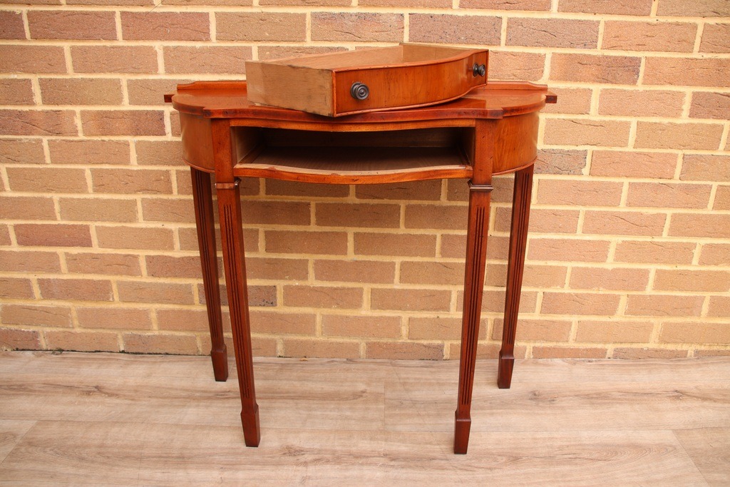 Vintage Georgian Serpentine Console - Image 8