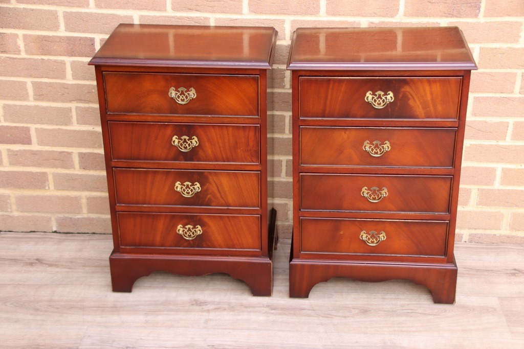 Pair of Vintage Mahogany Bedside Chests - Image 2