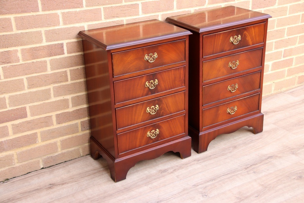 Pair of Vintage Mahogany Bedside Chests - Image 3